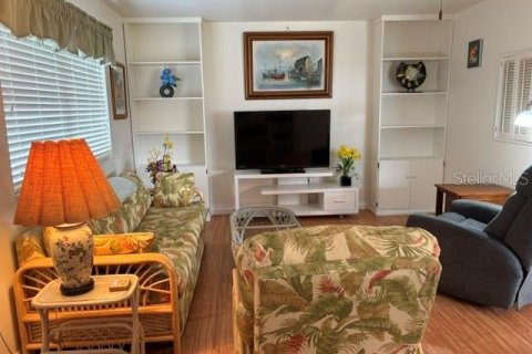 Condo in Sun City Center, Florida, 1 bedroom № 2095766 - photo 8