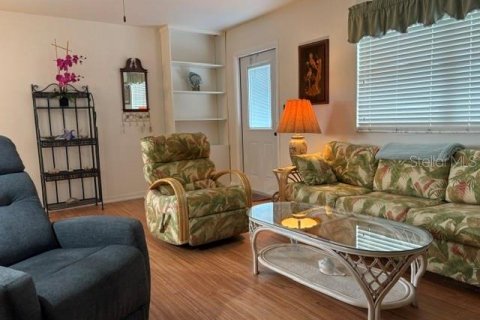 Condo in Sun City Center, Florida, 1 bedroom № 2095766 - photo 12