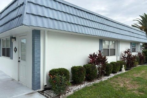 Condo in Sun City Center, Florida, 1 bedroom № 2095766 - photo 3