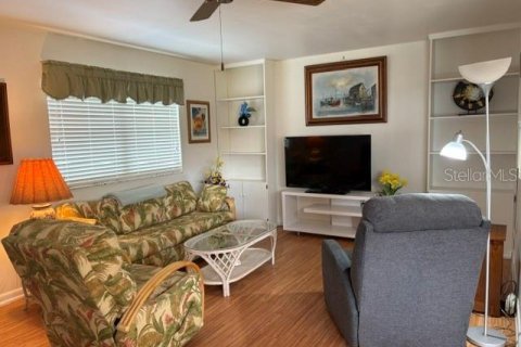 Condo in Sun City Center, Florida, 1 bedroom № 2095766 - photo 10