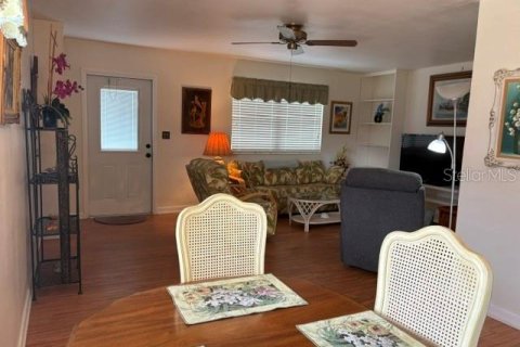 Condo in Sun City Center, Florida, 1 bedroom № 2095766 - photo 5