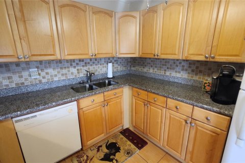 Copropriété à vendre à Deerfield Beach, Floride: 2 chambres, 92.9 m2 № 1928774 - photo 4