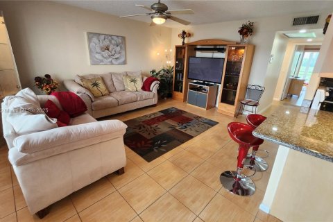 Copropriété à vendre à Deerfield Beach, Floride: 2 chambres, 92.9 m2 № 1928774 - photo 7
