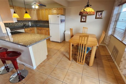 Copropriété à vendre à Deerfield Beach, Floride: 2 chambres, 92.9 m2 № 1928774 - photo 1