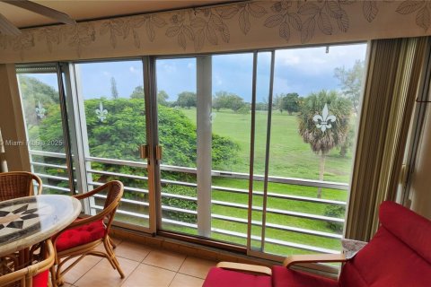 Copropriété à vendre à Deerfield Beach, Floride: 2 chambres, 92.9 m2 № 1928774 - photo 17