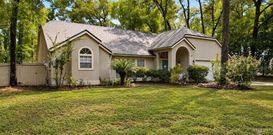 Villa ou maison à Gainesville, Floride 3 chambres, 182.83 m2 № 2285626