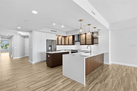 Condo in Saint Petersburg, Florida, 3 bedrooms  № 2124102 - photo 15