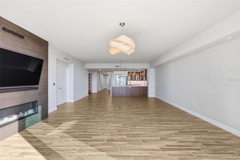 Condo in Saint Petersburg, Florida, 3 bedrooms  № 2124102 - photo 29