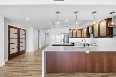 Condo in Saint Petersburg, Florida, 3 bedrooms  № 2124102 - photo 13