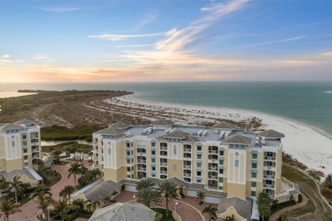 Condo in Saint Petersburg, Florida, 3 bedrooms  № 2124102 - photo 2