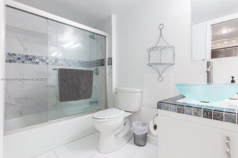 Copropriété à louer à Miami Beach, Floride: 61.32 m2 № 1836113 - photo 7