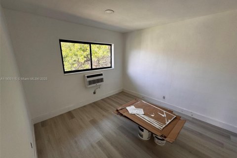 Apartment in Coral Gables, Florida 2 bedrooms, 459.87 sq.m. № 1952656 - photo 7