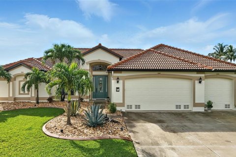 Casa en venta en Port Charlotte, Florida, 3 dormitorios, 182.27 m2 № 1816634 - foto 1