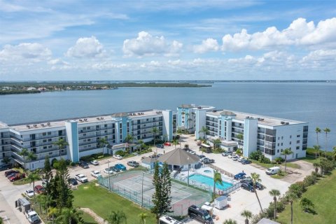 Condominio en venta en Cocoa Beach, Florida, 2 dormitorios, 136.19 m2 № 1549492 - foto 2