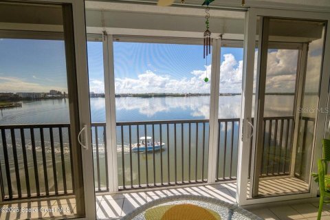 Condominio en venta en Cocoa Beach, Florida, 2 dormitorios, 136.19 m2 № 1549492 - foto 1