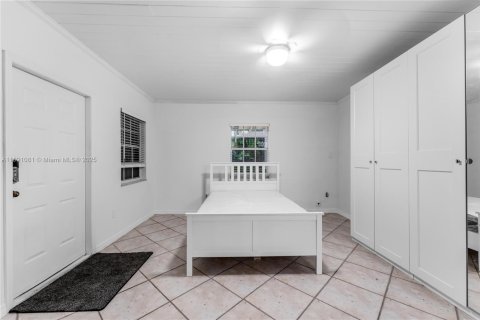 Casa en venta en Miami, Florida, 5 dormitorios, 215.9 m2 № 1944837 - foto 29