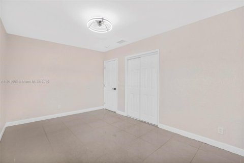 House in West Park, Florida 2 bedrooms, 83.05 sq.m. № 1973334 - photo 7