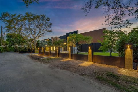 House in Pinecrest, Florida 7 bedrooms № 2075062 - photo 18
