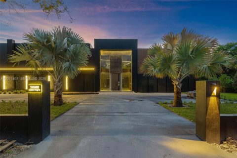 House in Pinecrest, Florida 7 bedrooms № 2075062 - photo 3