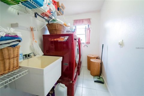 House in Rotonda, Florida 3 bedrooms, 154.4 sq.m. № 2103179 - photo 12