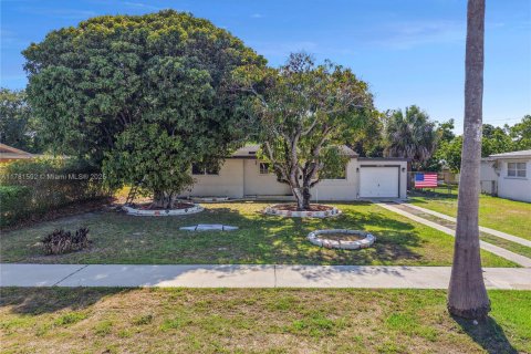 Casa en alquiler en Homestead, Florida, 3 dormitorios, 153.66 m2 № 1628090 - foto 22