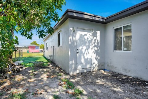 House in Homestead, Florida 3 bedrooms, 153.66 sq.m. № 1628090 - photo 19