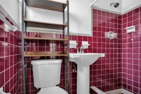 Снять в аренду виллу или дом в Хомстед, Флорида 3 спальни, 153.66м2, № 1628090 - фото 10