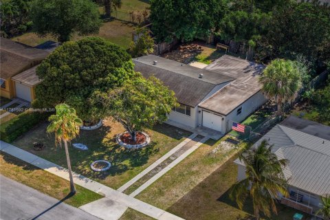 Villa ou maison à louer à Homestead, Floride: 3 chambres, 153.66 m2 № 1628090 - photo 24