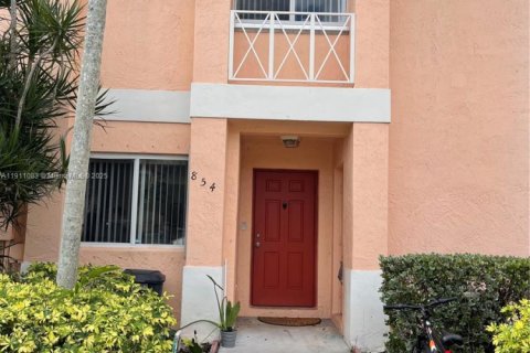 Adosado en alquiler en Pembroke Pines, Florida, 2 dormitorios, 126.44 m2 № 2020994 - foto 2