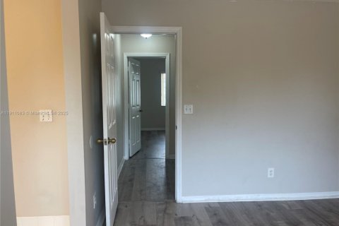 Adosado en alquiler en Pembroke Pines, Florida, 2 dormitorios, 126.44 m2 № 2020994 - foto 17