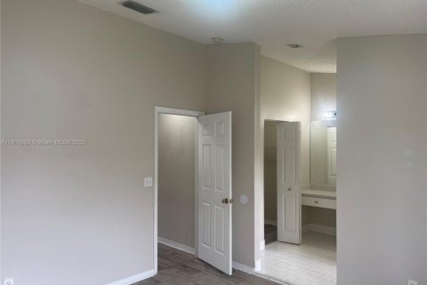 Adosado en alquiler en Pembroke Pines, Florida, 2 dormitorios, 126.44 m2 № 2020994 - foto 11
