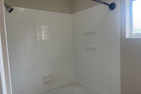 Adosado en alquiler en Pembroke Pines, Florida, 2 dormitorios, 126.44 m2 № 2020994 - foto 14