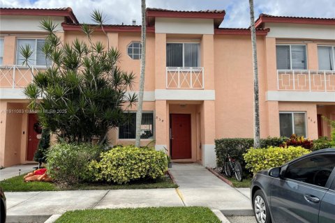 Adosado en Pembroke Pines, Florida 2 dormitorios, 126.44 m2 № 2020994