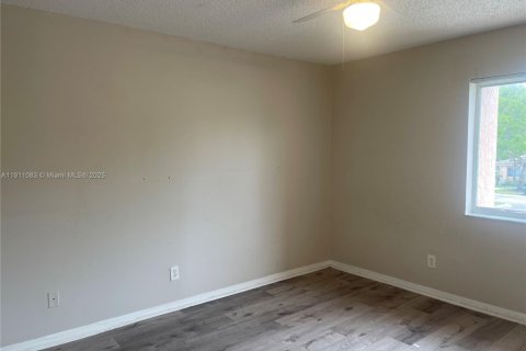 Adosado en alquiler en Pembroke Pines, Florida, 2 dormitorios, 126.44 m2 № 2020994 - foto 19