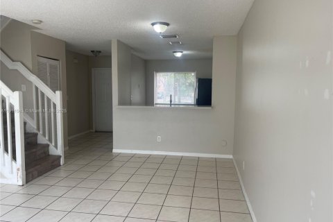 Adosado en alquiler en Pembroke Pines, Florida, 2 dormitorios, 126.44 m2 № 2020994 - foto 7
