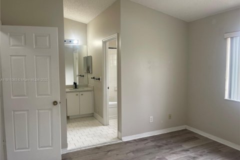 Adosado en alquiler en Pembroke Pines, Florida, 2 dormitorios, 126.44 m2 № 2020994 - foto 12
