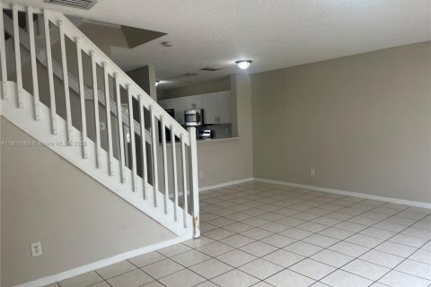 Adosado en alquiler en Pembroke Pines, Florida, 2 dormitorios, 126.44 m2 № 2020994 - foto 9