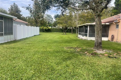 Adosado en alquiler en Pembroke Pines, Florida, 2 dormitorios, 126.44 m2 № 2020994 - foto 29