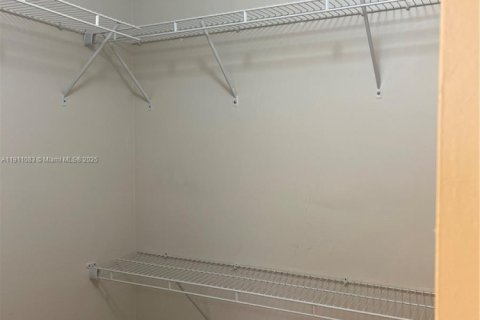 Adosado en alquiler en Pembroke Pines, Florida, 2 dormitorios, 126.44 m2 № 2020994 - foto 20