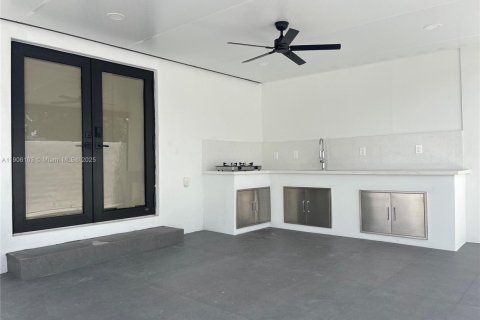 Casa en venta en Miami, Florida, 3 dormitorios, 141.86 m2 № 1965827 - foto 13