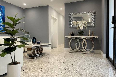 Casa en venta en Miami, Florida, 3 dormitorios, 141.86 m2 № 1965827 - foto 7