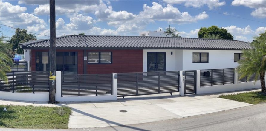 Casa en Miami, Florida 3 dormitorios, 141.86 m2 № 1965827