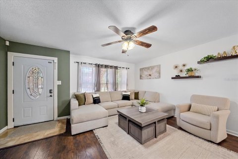 House in Sarasota, Florida 4 bedrooms, 147.34 sq.m. № 2206162 - photo 4