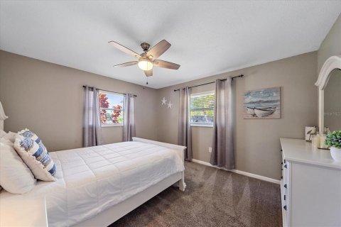 House in Sarasota, Florida 4 bedrooms, 147.34 sq.m. № 2206162 - photo 25