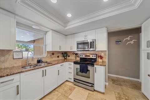 House in Sarasota, Florida 4 bedrooms, 147.34 sq.m. № 2206162 - photo 9