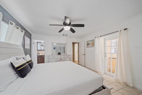 House in Sarasota, Florida 4 bedrooms, 147.34 sq.m. № 2206162 - photo 22