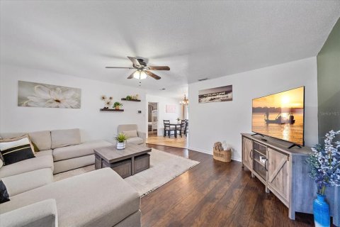 House in Sarasota, Florida 4 bedrooms, 147.34 sq.m. № 2206162 - photo 6