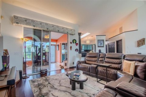 House in Ocala, Florida 3 bedrooms, 201.23 sq.m. № 1918173 - photo 5