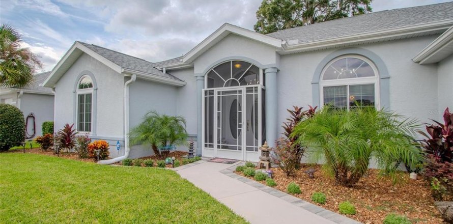 House in Ocala, Florida 3 bedrooms, 201.23 sq.m. № 1918173
