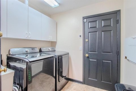 House in Ocala, Florida 3 bedrooms, 201.23 sq.m. № 1918173 - photo 21